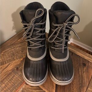 Sorel Black Women's Waterproof Winter snow/rain Boots with Logo Tag